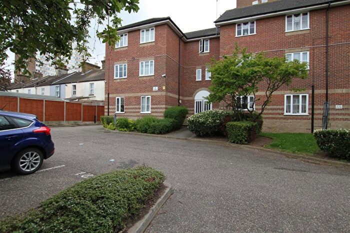 1 Bedroom Flat To Rent In Centre Reach, Coleman Street, Southend-On-Sea, SS2