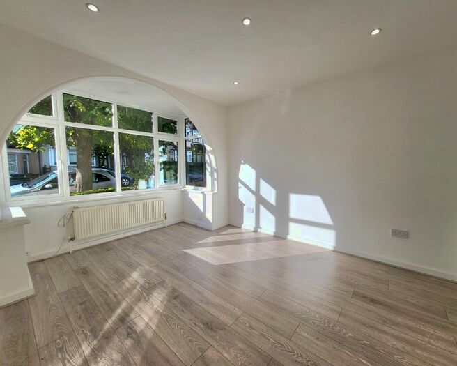 2 Bedroom Flat To Rent In Newton Road, Harrow Weald, Harrow, HA3