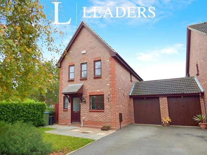 3 Bedroom Link Detached House For Sale In Larkspur Close, Littlehampton, BN17