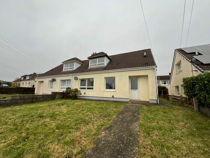 2 Bedroom Property To Rent In The Beeches, Llandysul, Ceredigion, SA44