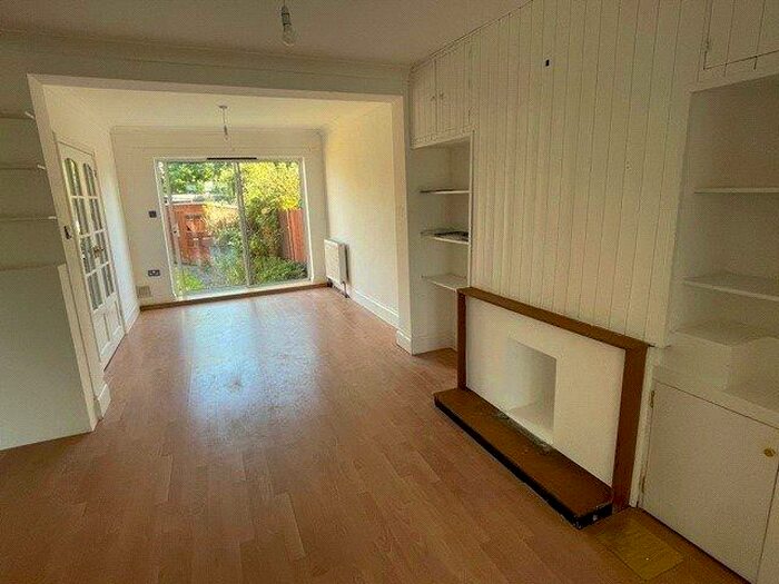 3 Bedroom Terraced House To Rent In Staines Avenue, Cheam, Sutton, SM3