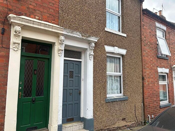 2 Bedroom Property To Rent In Semilong, Northampton, NN1