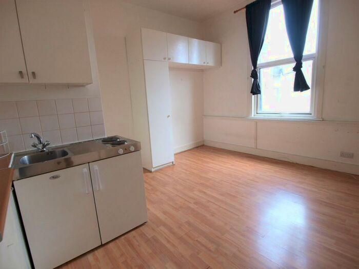 1 Bedroom Flat To Rent In Hornsey Road, Islington, N19
