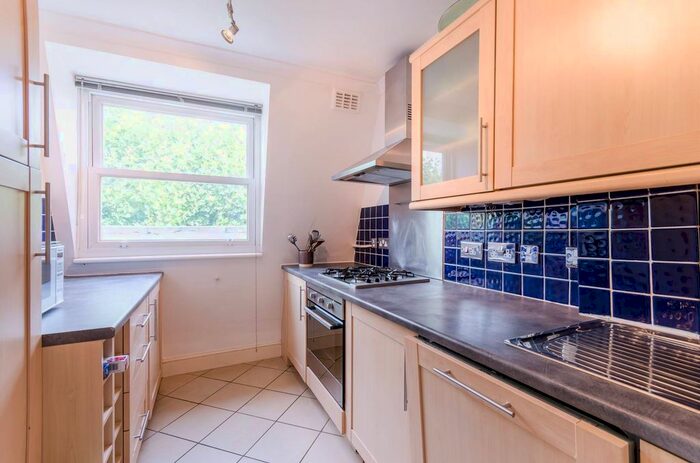 2 Bedroom Flat To Rent In Elgin Avenue, Maida Vale, London, W9