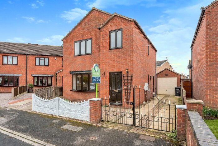 3 Bedroom Detached House To Rent In Orchard Grove, Dunscroft, Doncaster, South Yorkshire, DN7