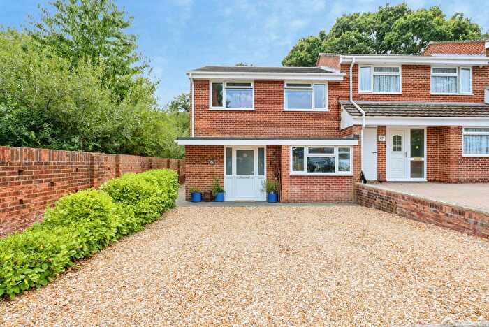 3 Bedroom End Terrace House For Sale In Viscount Walk, Bearwood, Bournemouth, Dorset, BH11