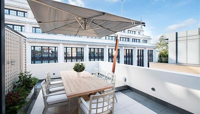 3 Bedroom Flat To Rent In Young Street, Kensington, London, W8