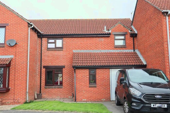 3 Bedroom Property To Rent In Elgar Close, Clevedon, BS21