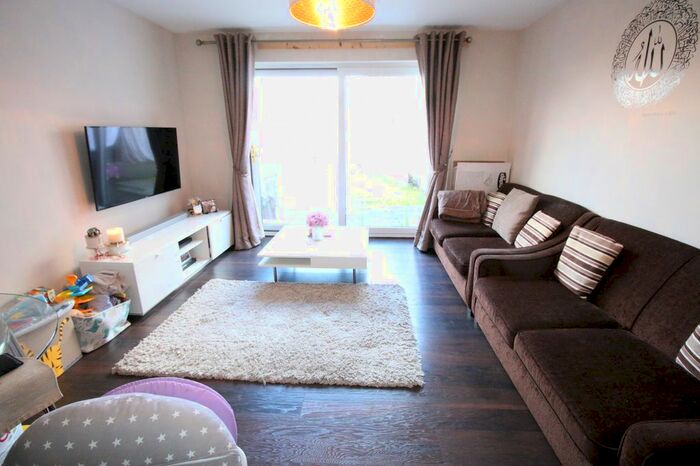 2 Bedroom End Of Terrace House To Rent In Chailey Close, Hounslow, Greater London, TW5