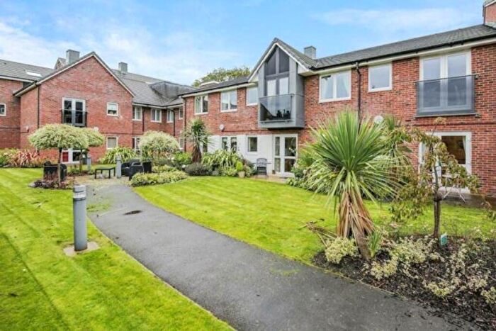2 Bedroom Flat For Sale In County Road, Ormskirk, L39