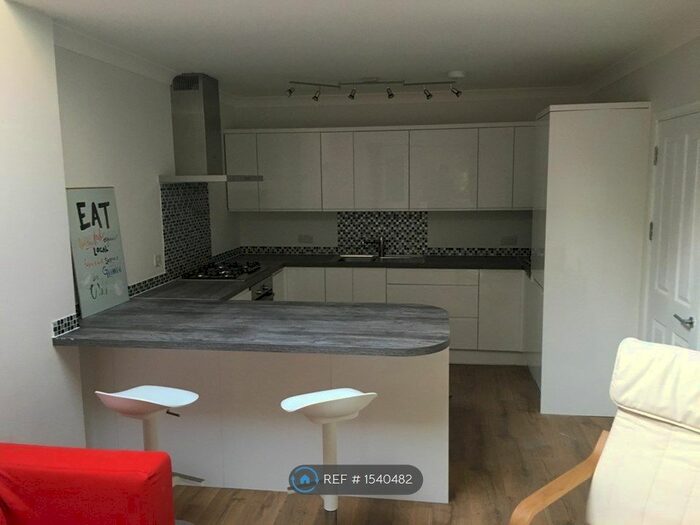 5 Bedroom Semi-Detached House To Rent In Battery Hill, Winchester, SO22