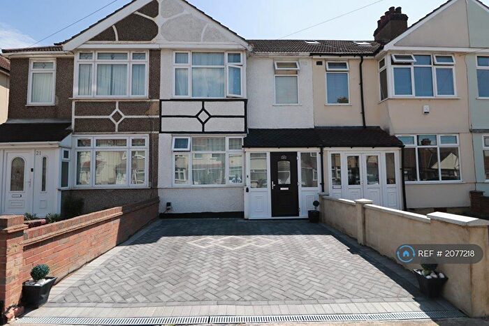 3 Bedroom Terraced House To Rent In Ellis Avenue, Rainham, RM13