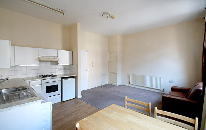 1 Bedroom Flat To Rent In Lower Clapton Road, Flat, Hackney, E5