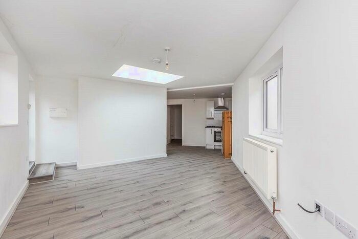 1 Bedroom Flat To Rent In Dynevor Road, Tunbridge Wells, Kent, TN4