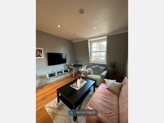 2 Bedroom Flat To Rent In Hanson Street, London, W1W