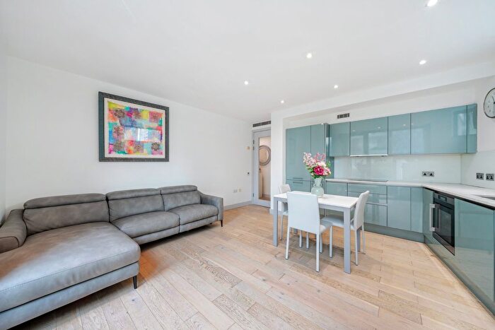 2 Bedroom Flat For Sale In Eastfields Avenue, Wandsworth, London, SW18