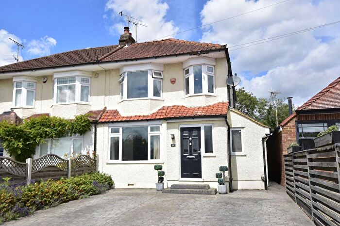 3 Bedroom Semi-detached House For Sale In Toms Lane, Kings Langley, WD4