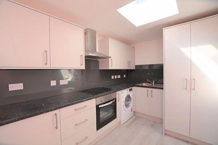 1 Bedroom Flat To Rent In New Lane Hill, Reading, RG30