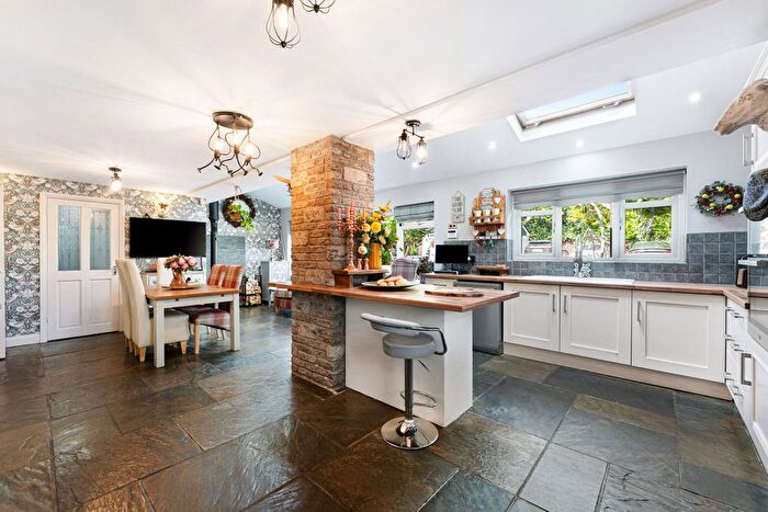 5 Bedroom Cottage For Sale In Place Farm Cottage, Warrington Road, Rainhill, L35
