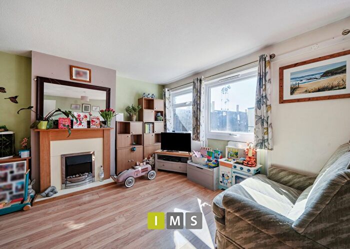 3 Bedroom Terraced House For Sale In Birch Road, Ambrosden, OX25