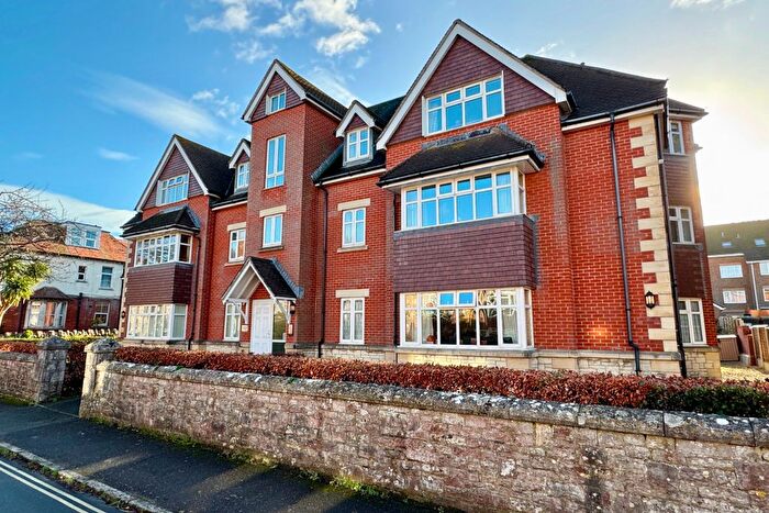 2 Bedroom Flat For Sale In Cranborne Road, Swanage, BH19
