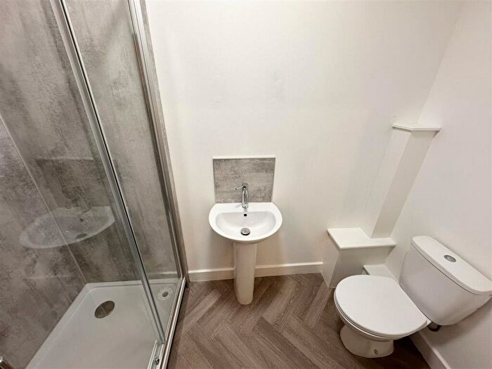 2 Bedroom Apartment To Rent In King Street, Stoke-On-Trent, ST4