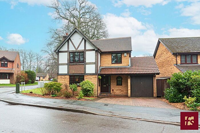 5 Bedroom Detached House For Sale In The Brackens, Crowthorne, Berkshire, RG45