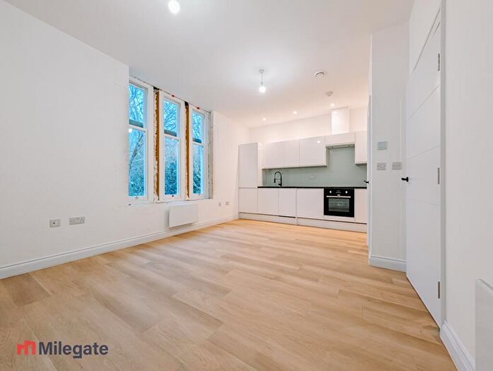 1 Bedroom Flat To Rent In High Street, Beckenham, BR3