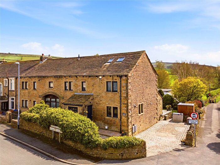 4 Bedroom Detached House For Sale In Barnwood Road, Earby, Lancashire, BB18