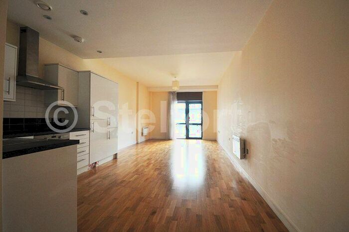 2 Bedroom Apartment To Rent In Axminster Road, London, N7
