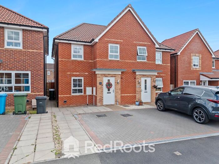3 Bedroom Semi Detached House For Sale In Farleigh Drive, Harworth, Doncaster, South Yorkshire, DN11