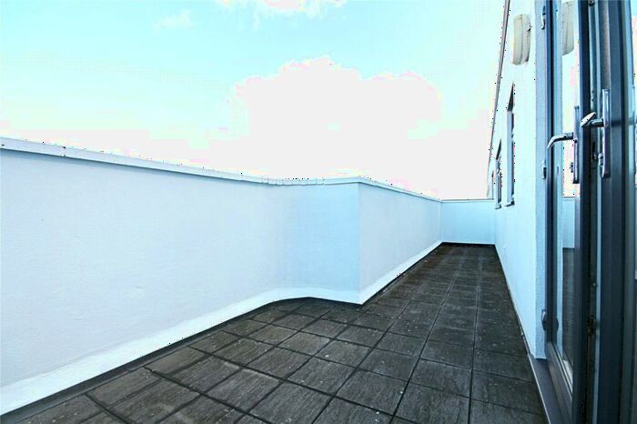 2 Bedroom Flat To Rent In Chase Road, London, N14
