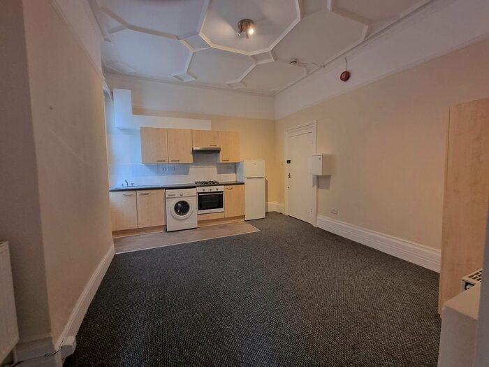 Studio To Rent In Kenilworth Road, Ealing, London, W5