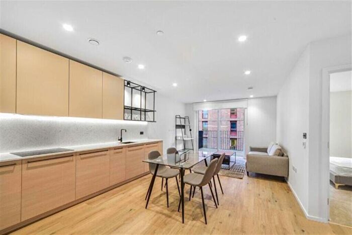 1 Bedroom Apartment To Rent In Poplar Riverside, Iris House, Tower Hamlets, E14