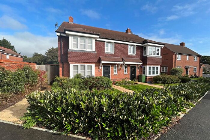 2 Bedroom End Of Terrace House To Rent In Oak Tree Close, Rowland's Castle, PO9