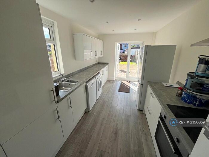 4 Bedroom Terraced House To Rent In Grove Park Avenue, Bristol, BS4