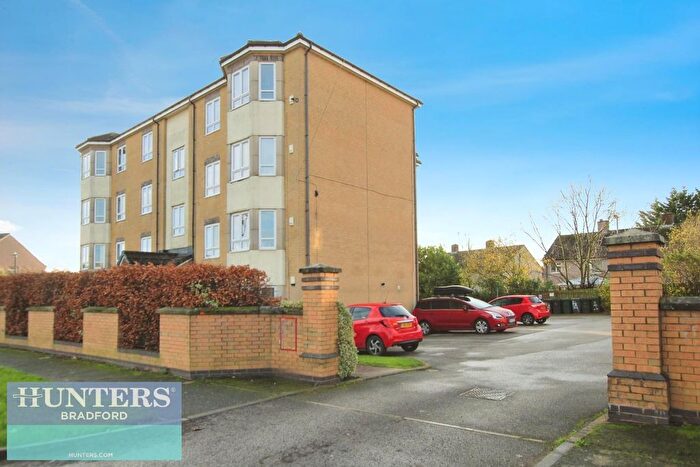 2 Bedroom Flat For Sale In Chamberlain House, Ned Lane Bradford, West Yorkshire, BD4
