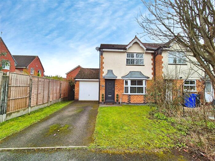 3 Bedroom End Terrace House For Sale In Bowlers Close, Festival Park, Stoke-On-Trent, Staffordshire, ST6