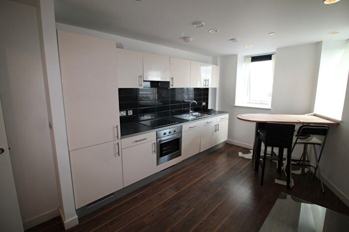 2 Bedroom Flat To Rent In The Heart, Media City, M50
