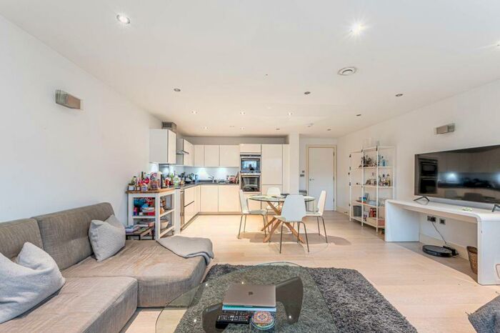 2 Bedroom Flat To Rent In Camden Road, Camden Town, London, NW1