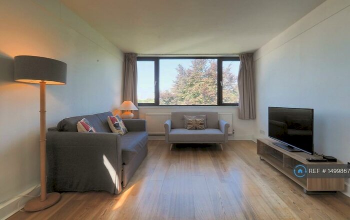 2 Bedroom Flat To Rent In Copper Beech, London, N6