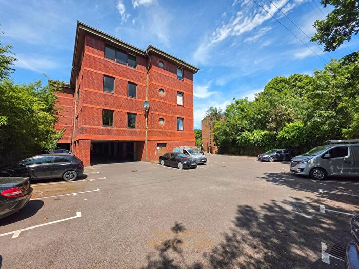 2 Bedroom Flat For Sale In Hazelwick Avenue, Ocean House Hazelwick Avenue, RH10