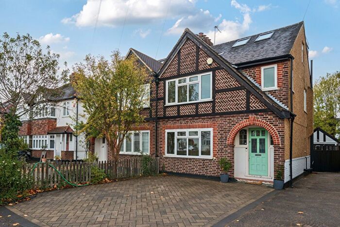 4 Bedroom Semi Detached House For Sale In Esher Road, East Molesey, KT8
