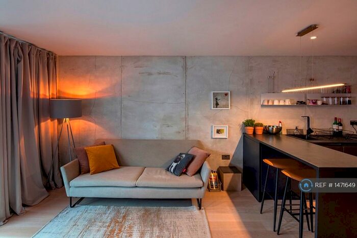 1 Bedroom Flat To Rent In Spring Place, Barking, IG11