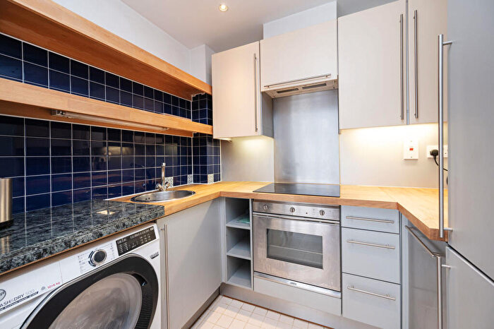 1 Bedroom Flat For Sale In Cornell Building, Aldgate, London, E1