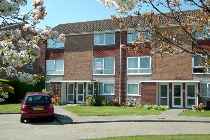 2 Bedroom Maisonette For Sale In Ashley Road, New Milton, Hampshire., BH25