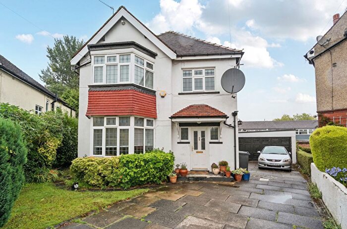 7 Bedroom Detached House For Sale In Southfield Drive, Moortown, Leeds, LS17