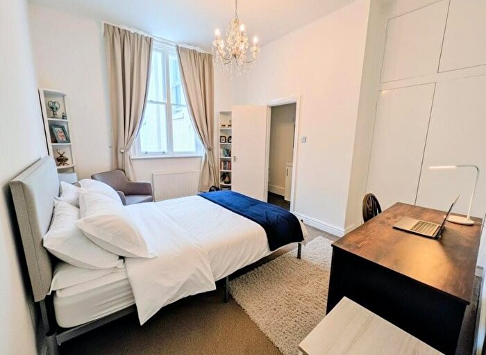 3 Bedroom Flat To Rent In £ Pppw, Flat, Daisy Bank Road, Manchester, M14