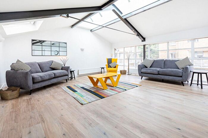 2 Bedroom Flat To Rent In Hellings Street, Wapping, E1W