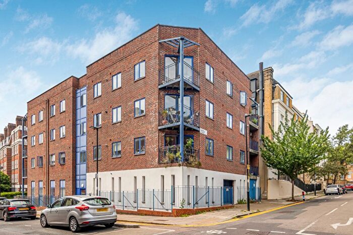 2 Bedroom Flat For Sale In Margery Street, London, WC1X